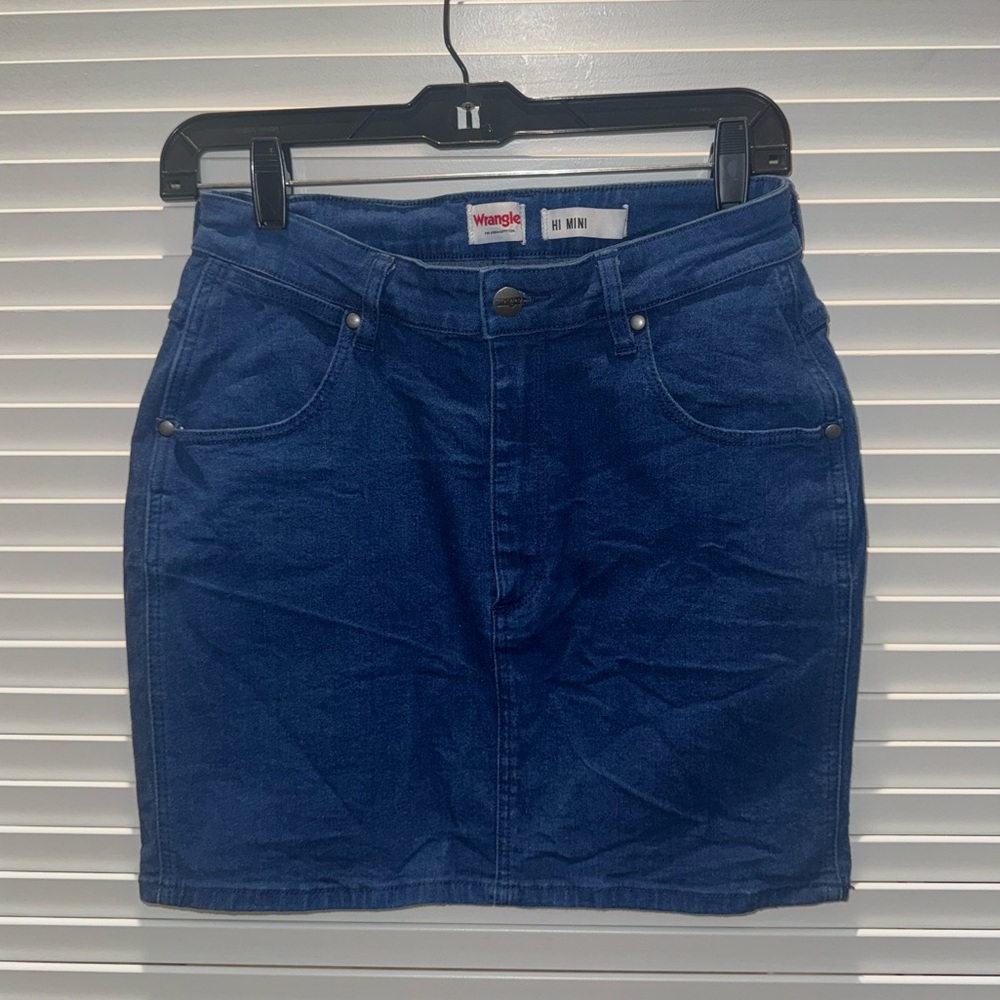 Wrangler Hi Mini Denim Skirt Stretchy Flattering Fit Y2K Vintage-Inspired